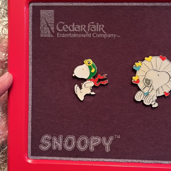 Snoopy collector pins - Picture 5 of 6